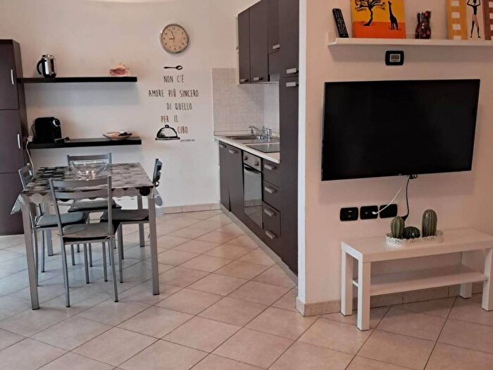 Appartamento quadrilocale in affitto in Via Bertoloni, Avenza, Carrara