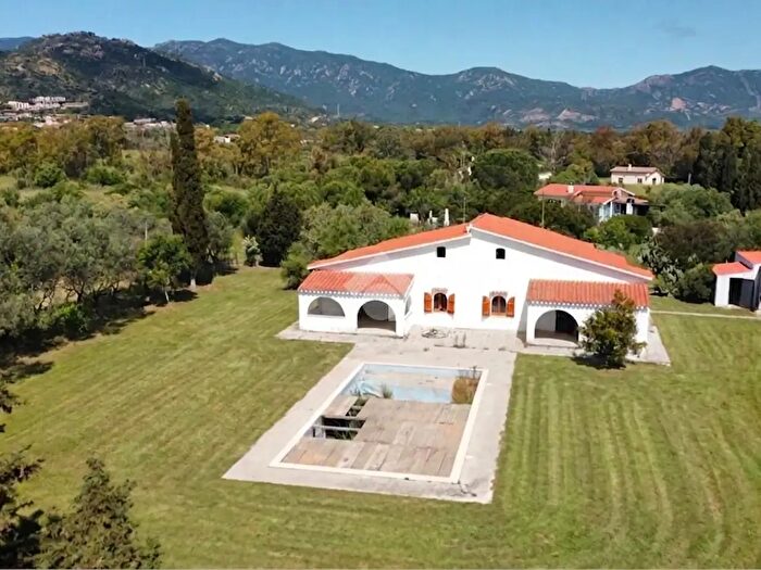 Casa quadrilocale in vendita in Loc Is Arroghitas RegNe SAliana, Pula