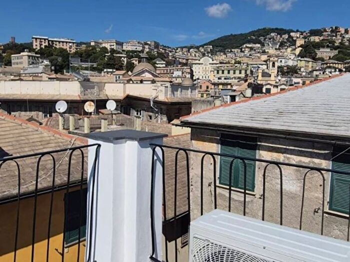 Appartamento con 5 locali in affitto in Vico San Filippo, Prè, Genova