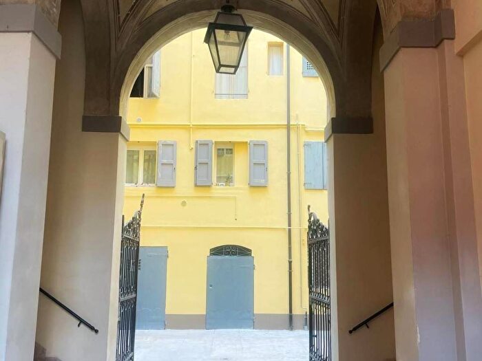 Appartamento con 6 locali in affitto in Centro Storico, Modena