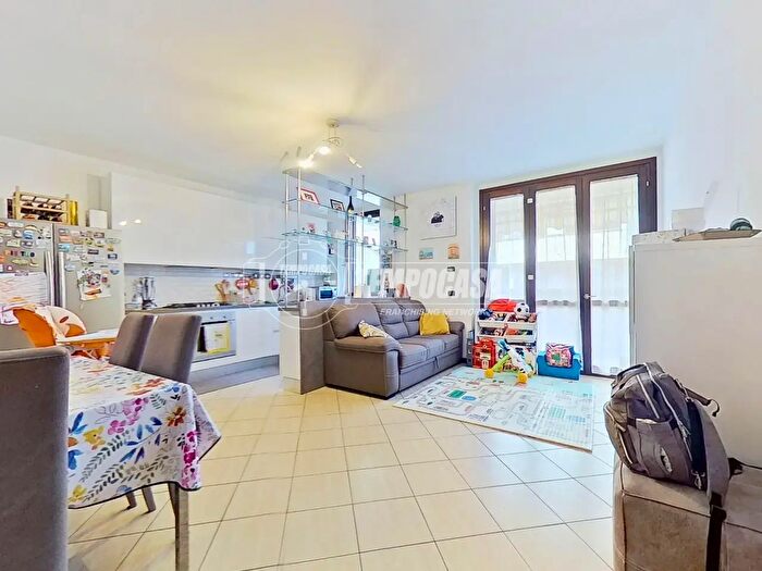 Appartamento trilocale in vendita in Viale Luigi Cadorna, Legnano