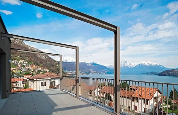 Appartamento trilocale in vendita in Musso