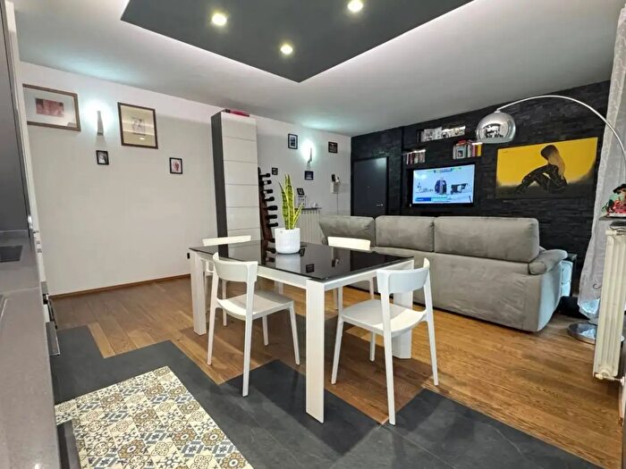 Appartamento trilocale in vendita in Via Bonacio, Osio Sopra