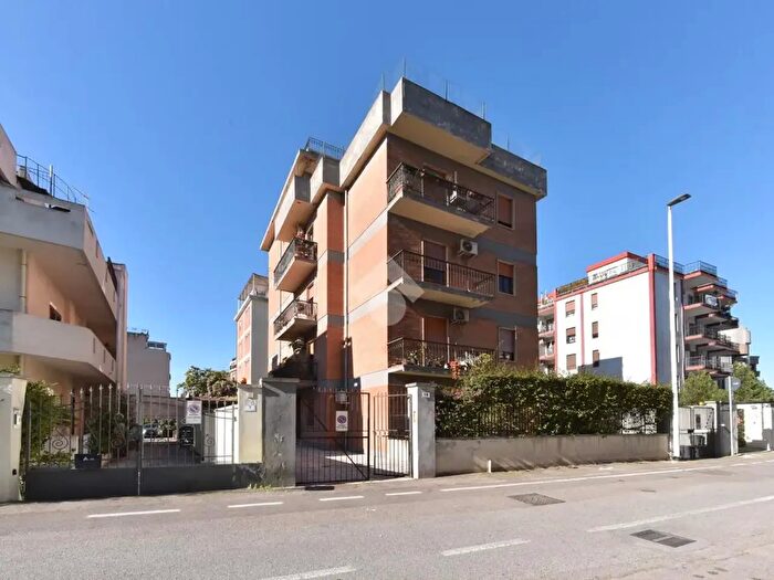 Appartamento trilocale in vendita in Via Padova, Cagliari