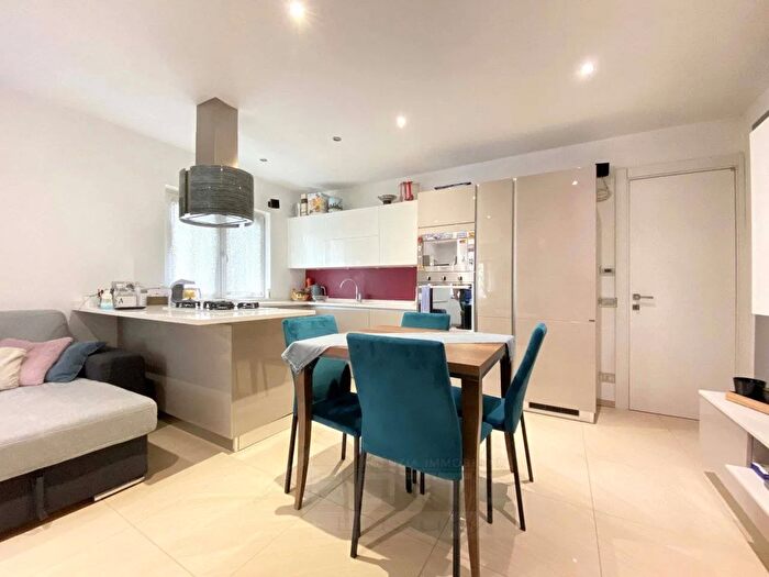 Casa con 5 locali in vendita in Re, Re