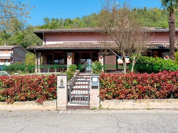 Casa con 5 locali in vendita in Via Berlinguer Enrico, Valsamoggia