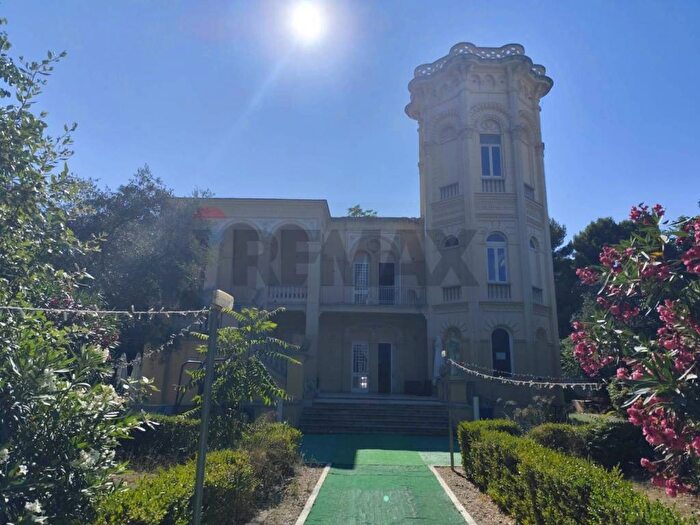 Casa con 6 locali in affitto in Corso Alcide De Gasperi, Poggiofranco, Bari