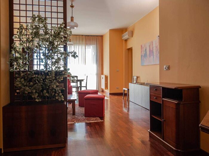 Appartamento trilocale in affitto in Via Europa, Centro, San Donato Milanese