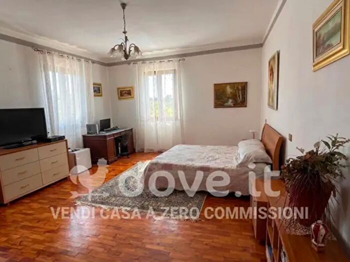 Casa con 6 locali in vendita in Via delle Tre Berte Snc, Montepulciano
