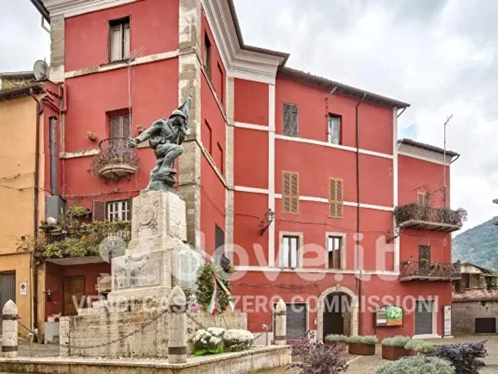 Appartamento con 6 locali in vendita in Piazza Umberto I, Supino