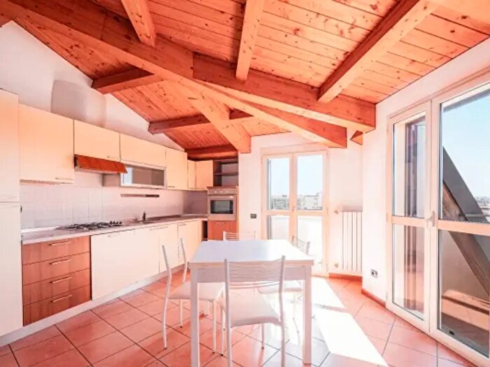 Appartamento trilocale in affitto in Viale Umbria, Milano