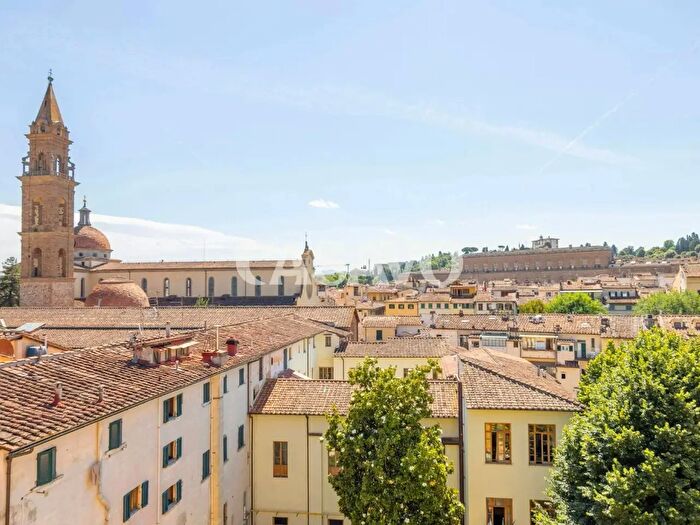 Appartamento con 11 locali in vendita in Via Sant'Agostino, Firenze