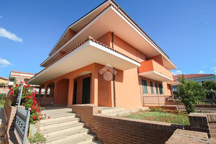 Appartamento trilocale in vendita in Via Maestri Angolani, Citta SantAngelo