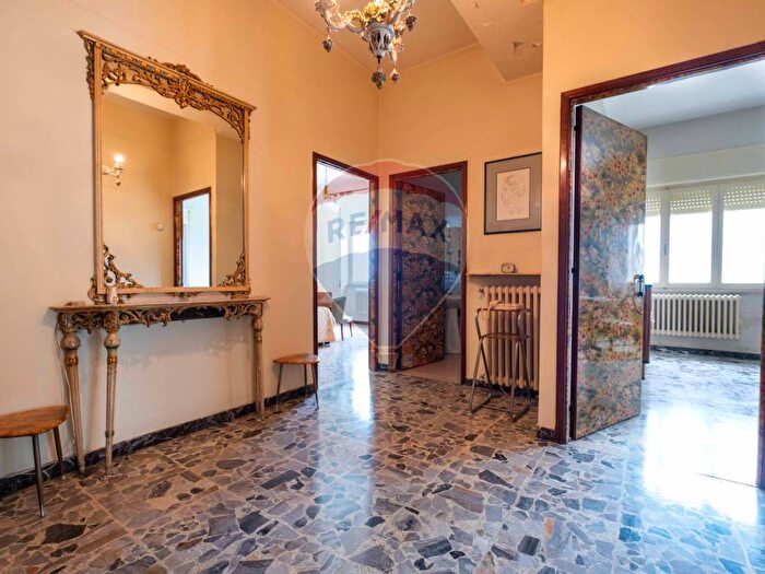 Casa con 6 locali in vendita in Via Cesare Battisti, Centro, Cupramontana