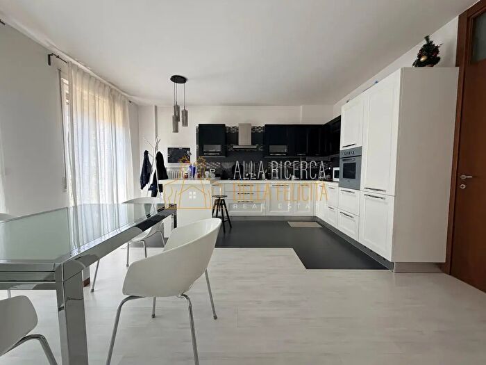 Appartamento trilocale in vendita in Via Venezia, Schio