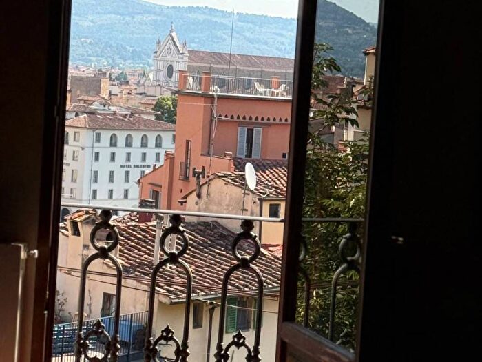 Appartamento trilocale in affitto in Rampa delle Coste, Ponte Vecchio Pitti, Firenze