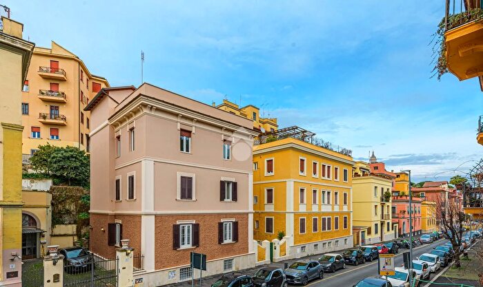 Appartamento bilocale in vendita in Via Nicolò V, Roma