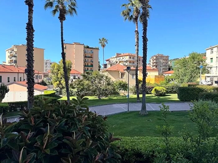 Appartamento quadrilocale in vendita in Via Aurelia Ponente, Taggia