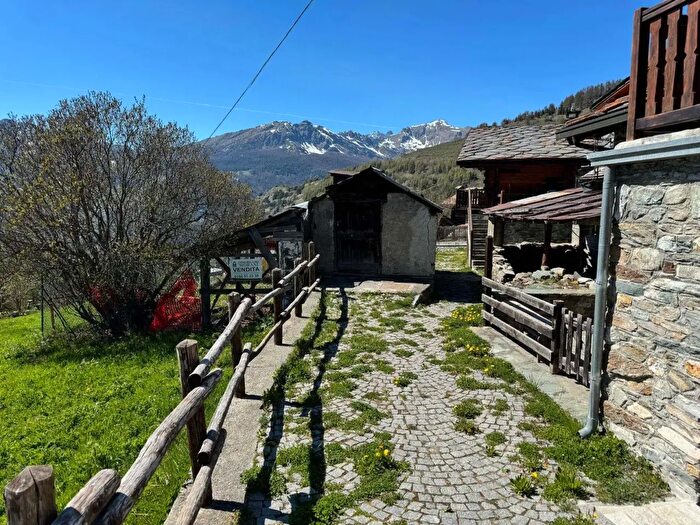 Casa bilocale in vendita in Frazione Brengon, La Magdeleine