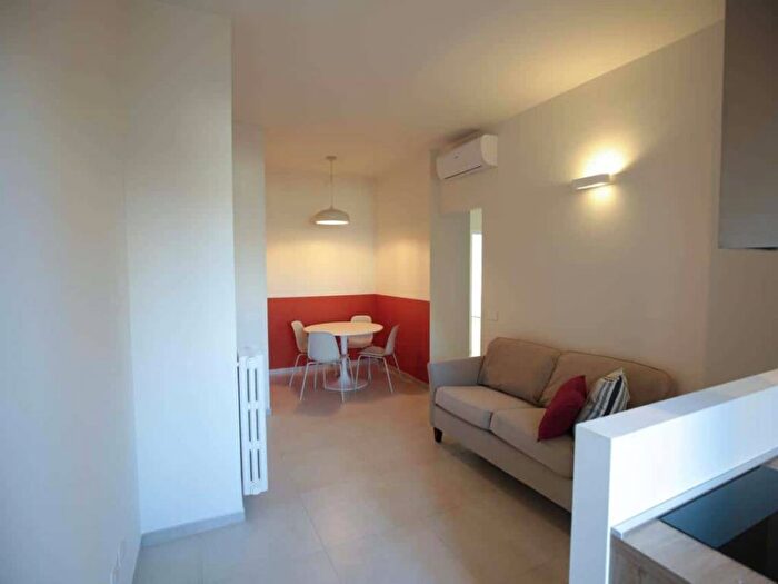 Appartamento trilocale in affitto in Viale Liguria, Navigli Darsena, Milano
