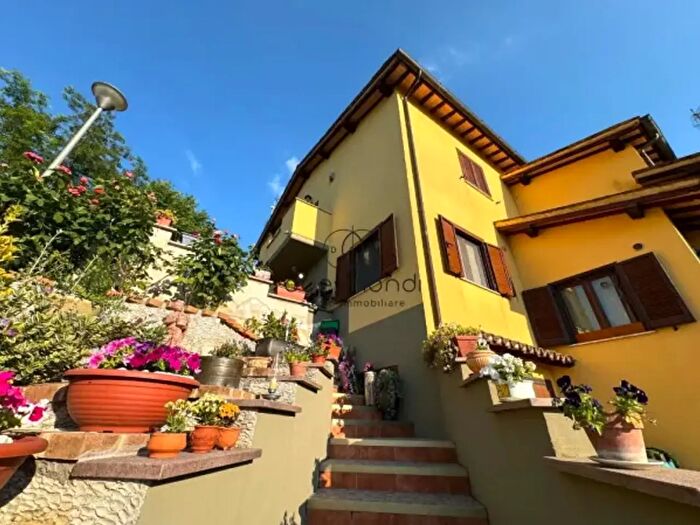 Casa quadrilocale in vendita in Via Roma, Castel Ritaldi