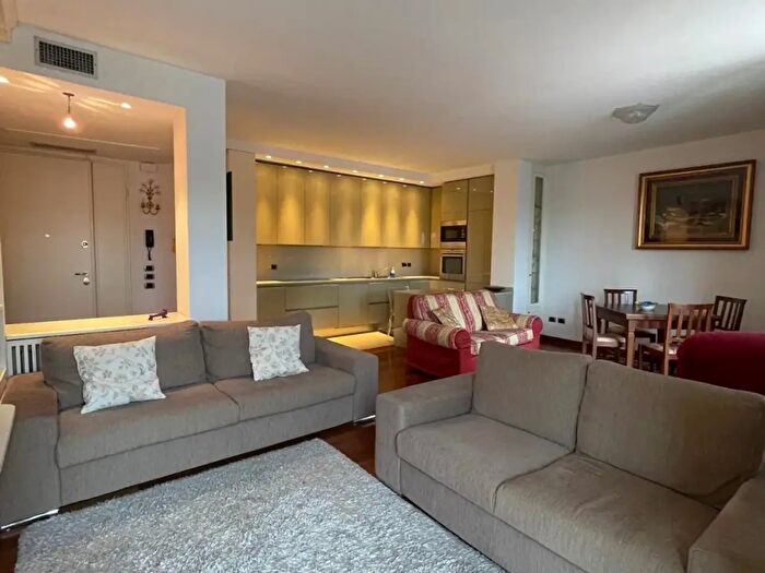 Appartamento trilocale in vendita in Via Giuseppe Jappelli, Abano Terme