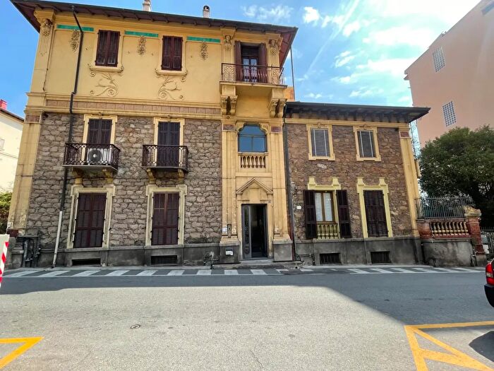 Appartamento quadrilocale in vendita in Corso Inglesi, Sanremo