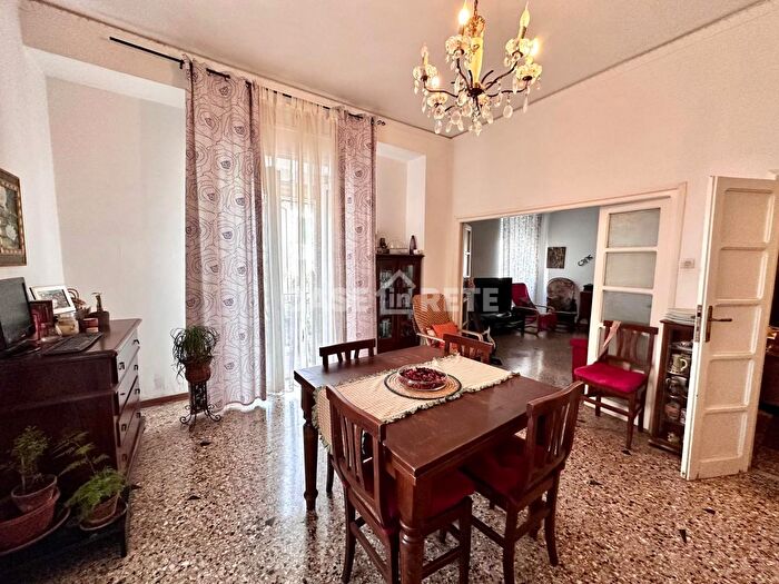 Appartamento con 6 locali in vendita in Via col Moschin, Viterbo