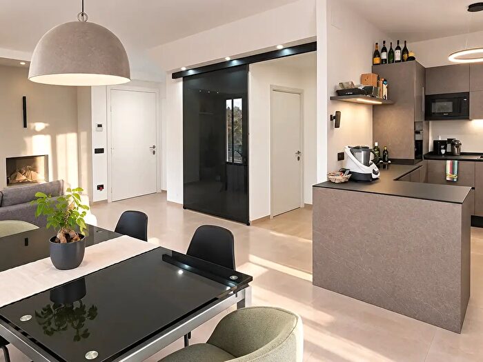 Appartamento con 6 locali in vendita in Via Giuseppe di Vittorio, Asciano
