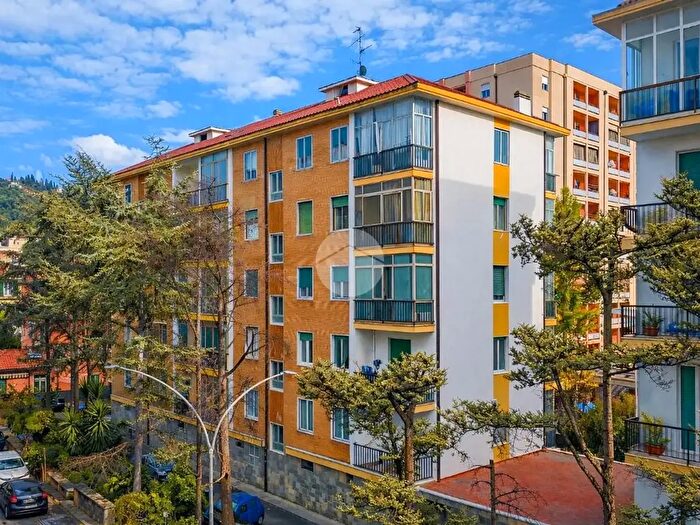 Appartamento quadrilocale in vendita in Via Vecchia Piemonte, Imperia