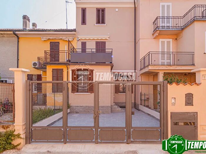Appartamento trilocale in vendita in Via Rodolfo Maiocchi, Pavia