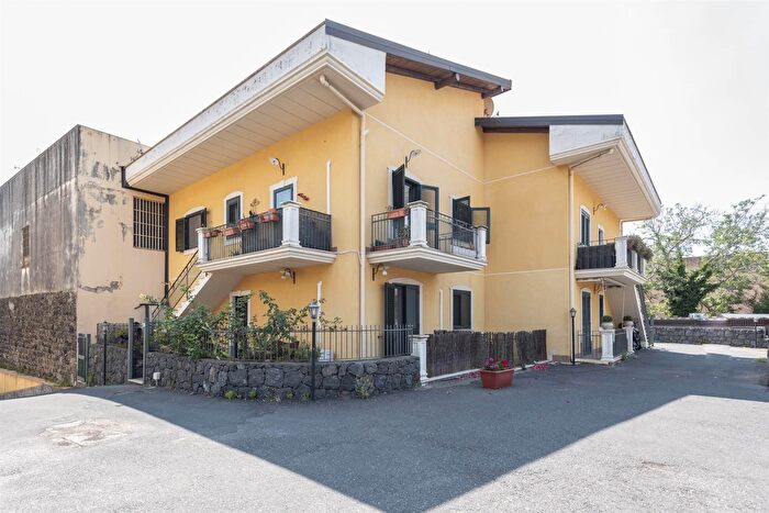 Appartamento con 5 locali in vendita in Via Battiati, Aci Bonaccorsi