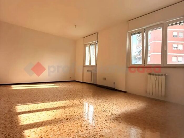 Appartamento con 5 locali in vendita in Livorno