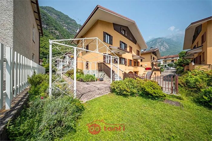 Casa con 7 locali in vendita in Via Don Primo Lucchinetti Mese So, Mese