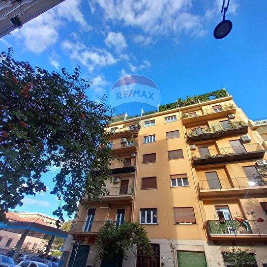 Appartamento con 9 locali in affitto in Via Terrasanta, Palermo
