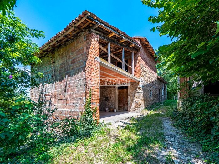 Casa trilocale in vendita in Via CorniolaGrocci, Serramazzoni