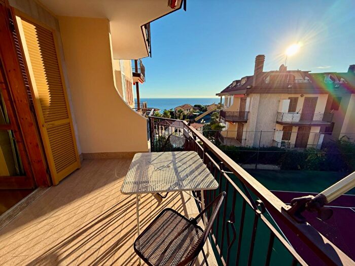 Appartamento bilocale in vendita in Via Piani Paorelli, Costarainera