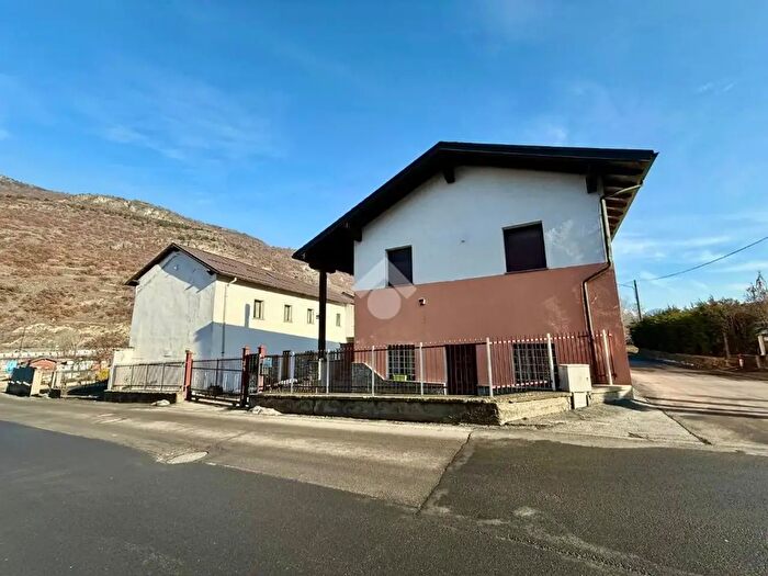 Casa quadrilocale in vendita in Località Lillaz, Saint Marcel