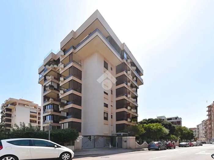Appartamento trilocale in vendita in Via Achille Grandi, Cagliari