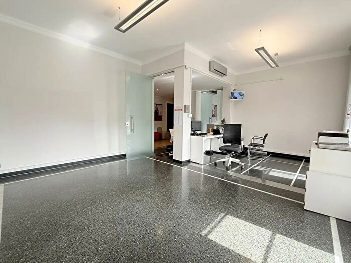 Appartamento con 9 locali in vendita in Piazza Leonardo da Vinci, Genova