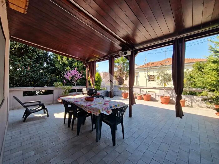 Casa trilocale in vendita in Via Filippo Turati, Limbiate