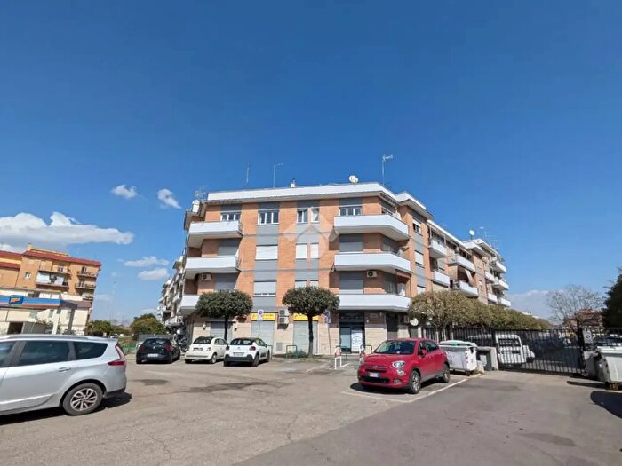 Appartamento trilocale in vendita in Piazza Leonardo da Vinci, Ciampino