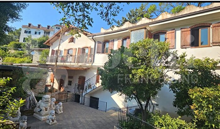 Casa con 8 locali in vendita in Strada Borgo Tinasso, Sanremo