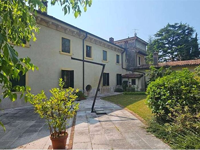 Appartamento con 6 locali in affitto in Via Granda, Marano di Valpolicella