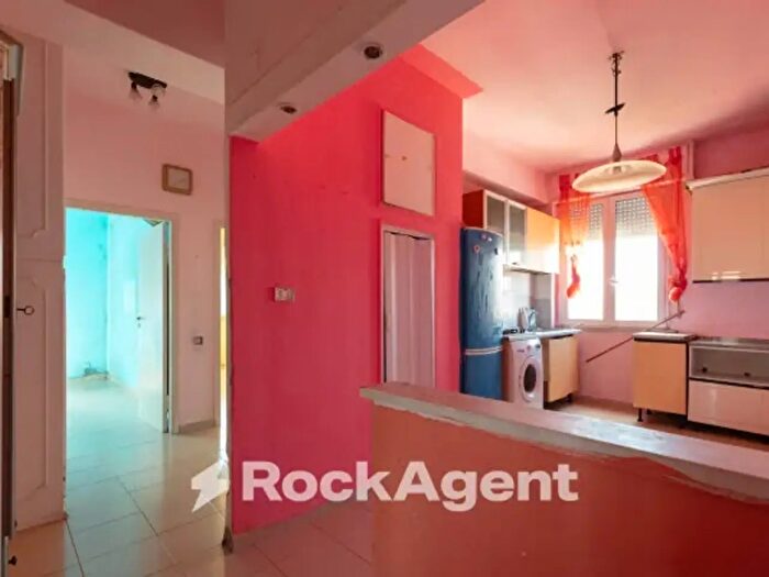 Appartamento trilocale in vendita in Via Jacopo Sgarallino, Livorno