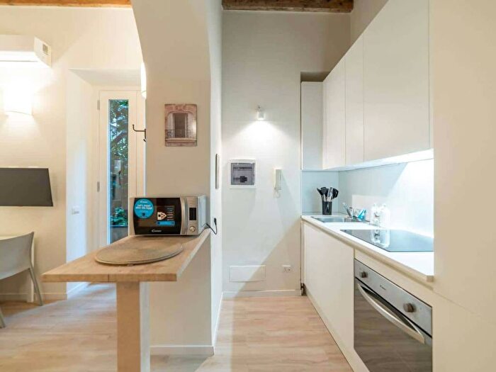 Appartamento trilocale in affitto in Corso Garibaldi, Lanza, Milano