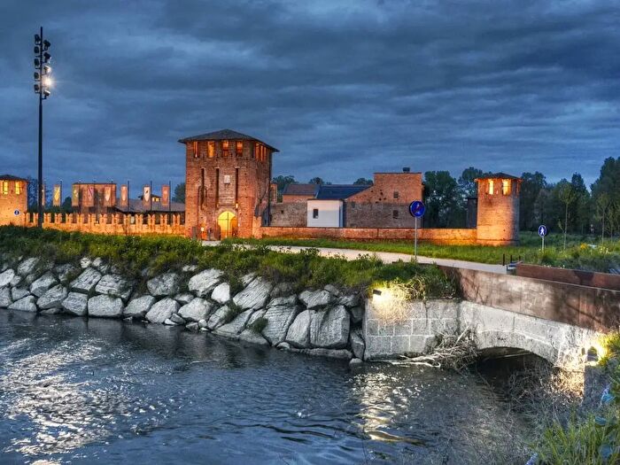 Appartamento trilocale in affitto in Via Ciro Menotti, Legnano