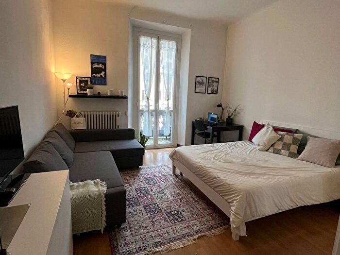 Appartamento quadrilocale in affitto in via Piacenza, Porta Romana Medaglie dOro, Milano