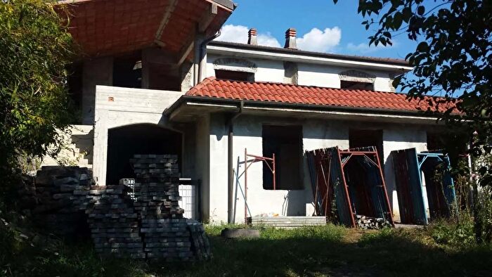 Casa con 5 locali in vendita in Borghetto Di Vara