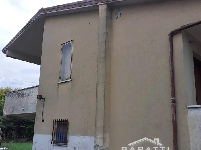 Casa quadrilocale in vendita in Quistello